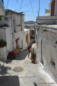 306865_457773050971083_97117645_n