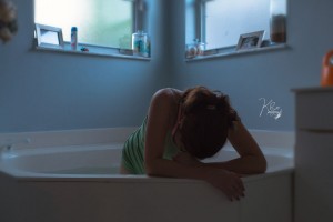 South-Florida-Photographer-Captures-All-Natural-Home-Water-Birth__880 (1)