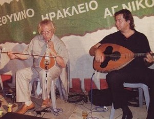 (Mε τον Στέλιο Σταματογιαννάκη μόνιμο συνεργάτη του για πολλά χρόνια) 