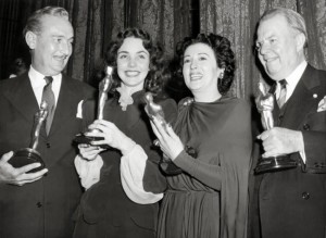 Katina_Paxinou-Oscar