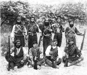 Οι αγωνιστές της επανάστασης του Θερίσου το 1905 ήταν αυτοί που στελέχωσαν την Πολιτοφυλακή που αντικατέστησε τα ξένα στρατεύματα