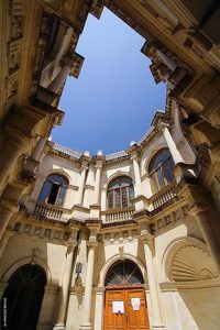 Η Λότζια, η Λέσχη των Ενετών ευγενών, το ομορφότερο κτίριο της πόλης